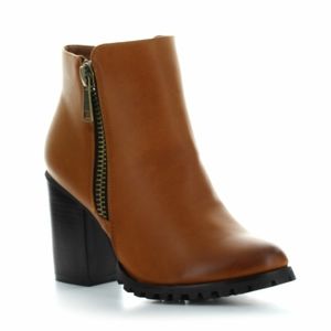 Seven7Footwear Camel size 10 ankle boot